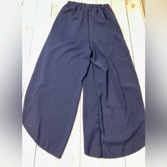 Navy Women's Wide-Leg Wrap Pants Size Small
Vacation Summer Spring Travel Pants - Picture 3 of 6